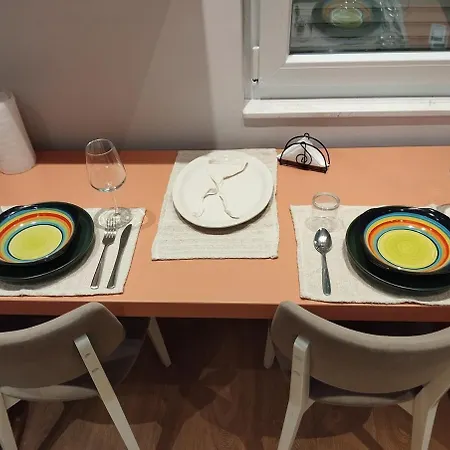 Rombald Square Apartment *